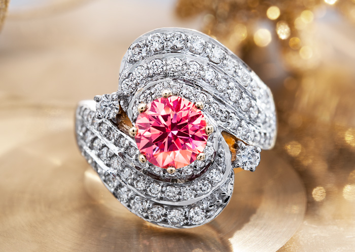 Ring mit Farbedelsteinen Diamant pink und weiß Ring mit Pinkfarbenem und Weißen Diamanten