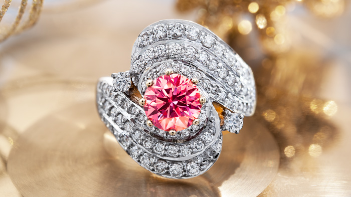 Weißgoldring mit Pinkfarbenem und Weißen Diamanten