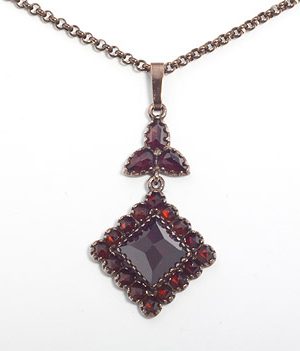 Goettgen Collier Kette mit Anhänger Granat 925