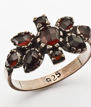 Goettgen Ring Granat 925