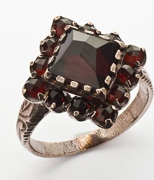 Goettgen Ring Granat 925