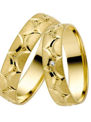 LOVE by Goettgen Trauringe Paar, Gelb 333 Gold, Eheringe, bei Damenring inkl. 1 Brillant