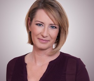 Viola Eichler, Edelsteinexpertin in Fachgebieten der Geologie und Mineralogie schreibt schon über Jahre über die funkelnden Schätze aus der Erde.