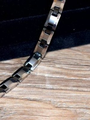 VITALmaxx Armband "Silver&Black" (Titan Armband, 1-tlg), Magnet Titan Silber Schwarz Damen Magnetschmuck Inkl. Verlängerung zur individuellen Größenanpassung