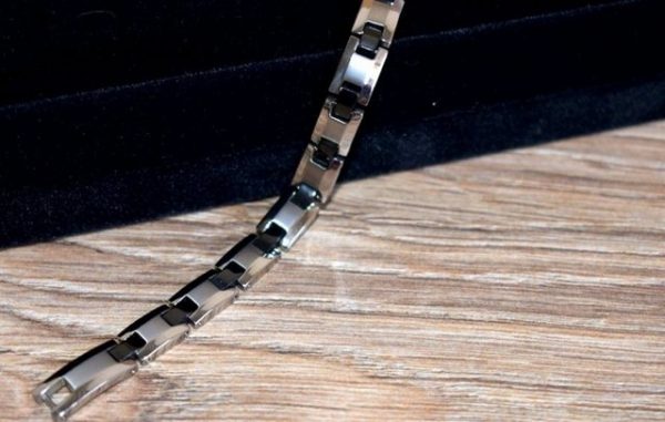 VITALmaxx Armband "Silver&Black" (Titan Armband, 1-tlg), Magnet Titan Silber Schwarz Damen Magnetschmuck Inkl. Verlängerung zur individuellen Größenanpassung