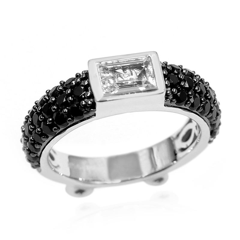 Weißer Topas-Silberring (Dallas Prince Designs) Weißer Topas-Silberring (Dallas Prince Designs)